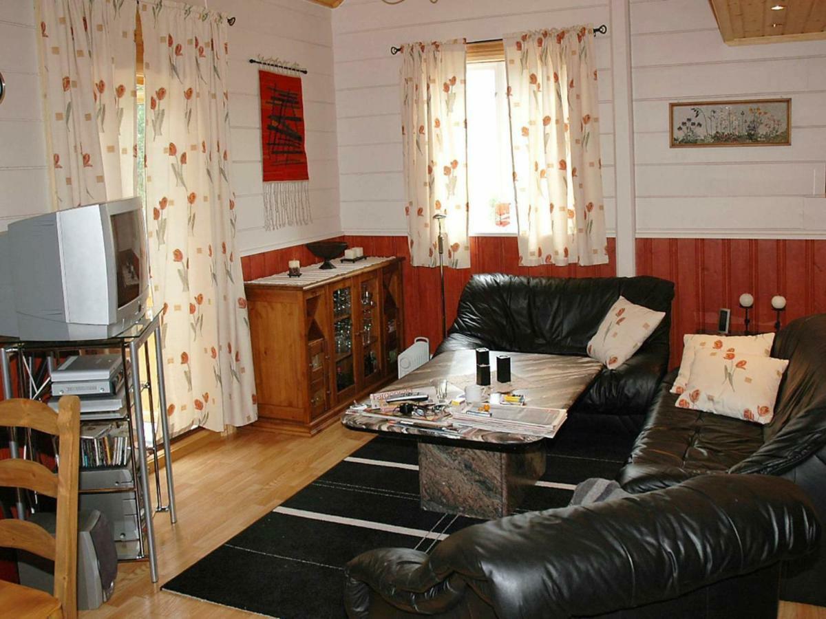 Three-Bedroom Holiday Home In Isfjorden Torvik Exterior foto